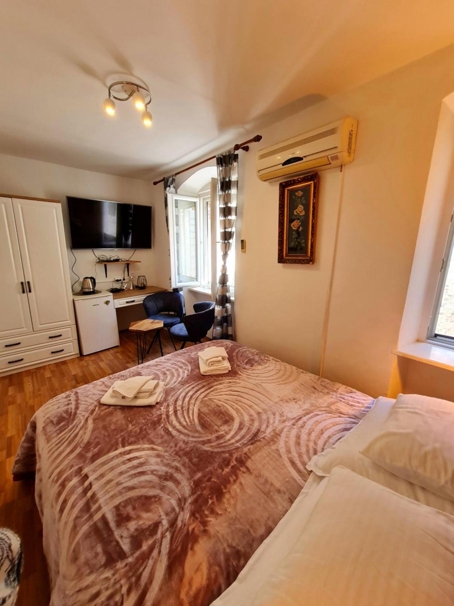 Inchy Accommodation Split Bagian luar foto