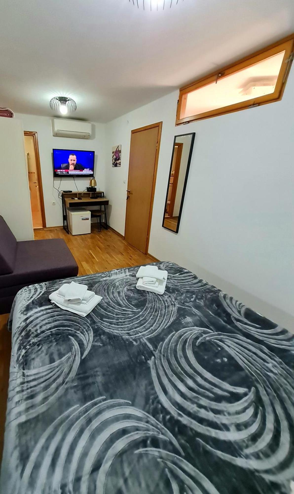 Inchy Accommodation Split Bagian luar foto