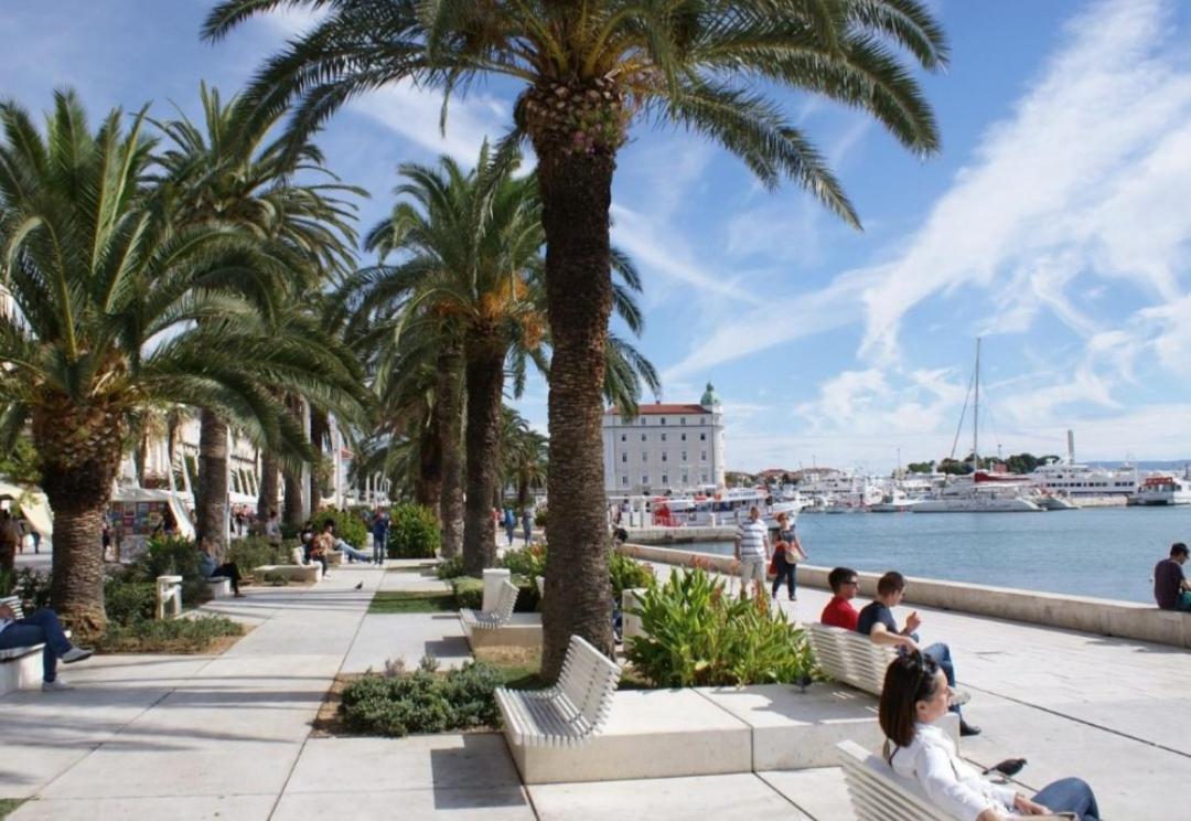 Inchy Accommodation - In The Center Of Diocletian'S Palace Split Bagian luar foto