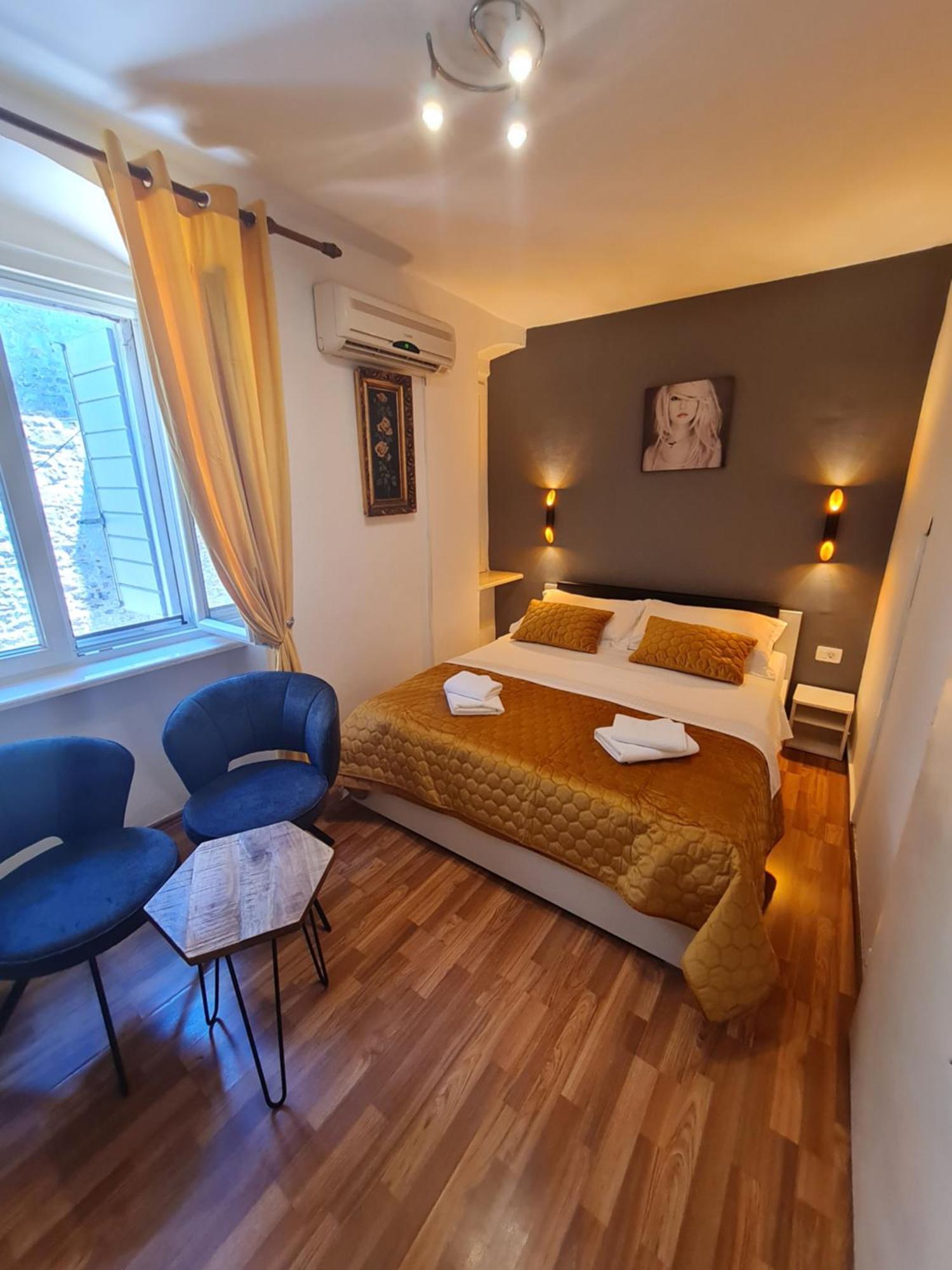 Inchy Accommodation - In The Center Of Diocletian'S Palace Split Bagian luar foto