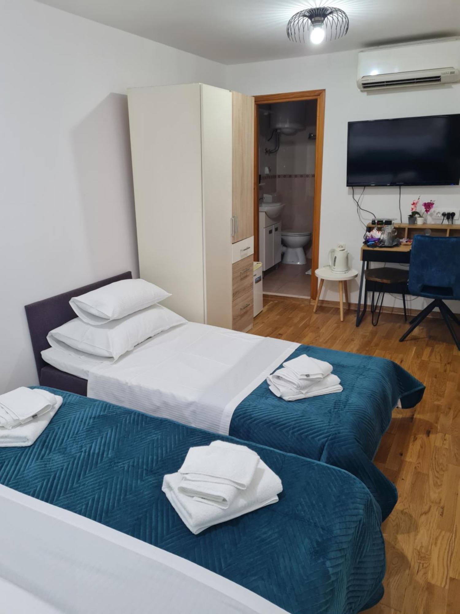 Inchy Accommodation - In The Center Of Diocletian'S Palace Split Bagian luar foto
