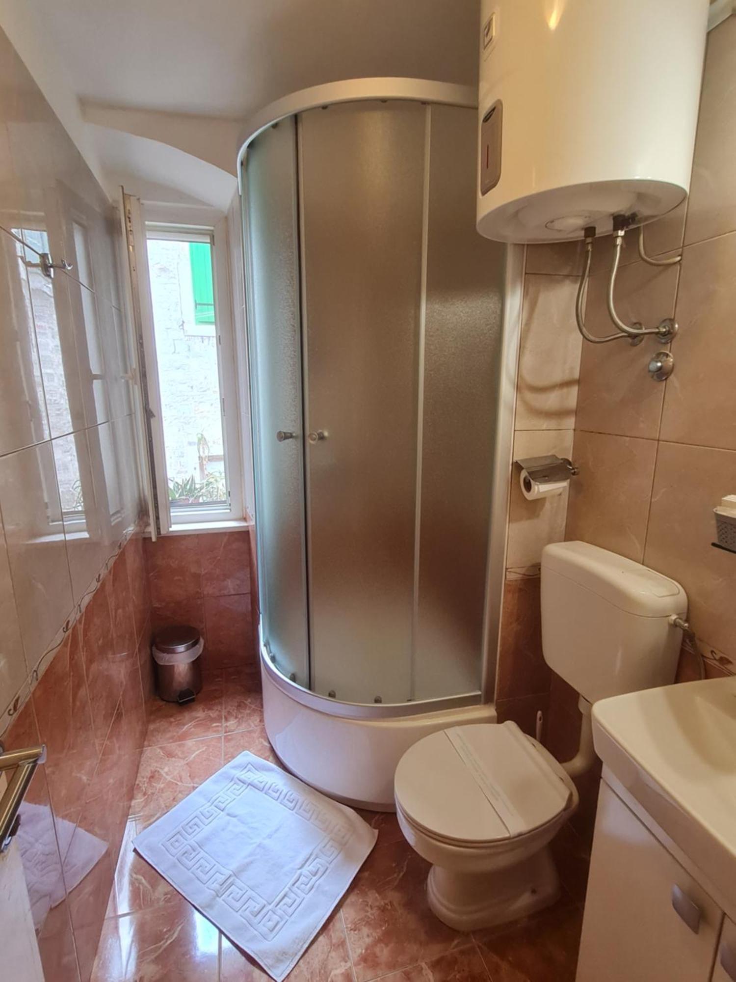Inchy Accommodation - In The Center Of Diocletian'S Palace Split Bagian luar foto